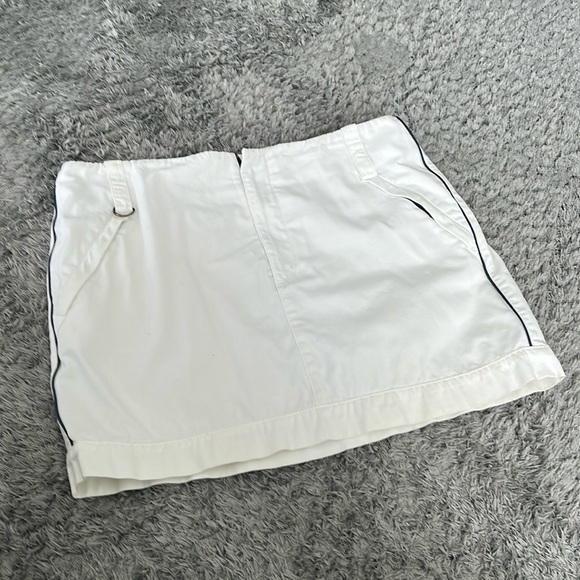 Armani Exchange Women’s White Short Skirt with Pockets -  size 14 fits size 10 - Picture 1 of 5